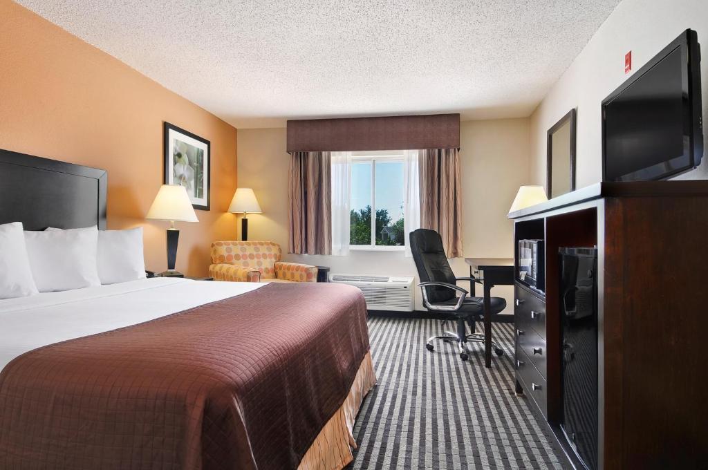 Baymont By Wyndham Dallas/ Field 3*