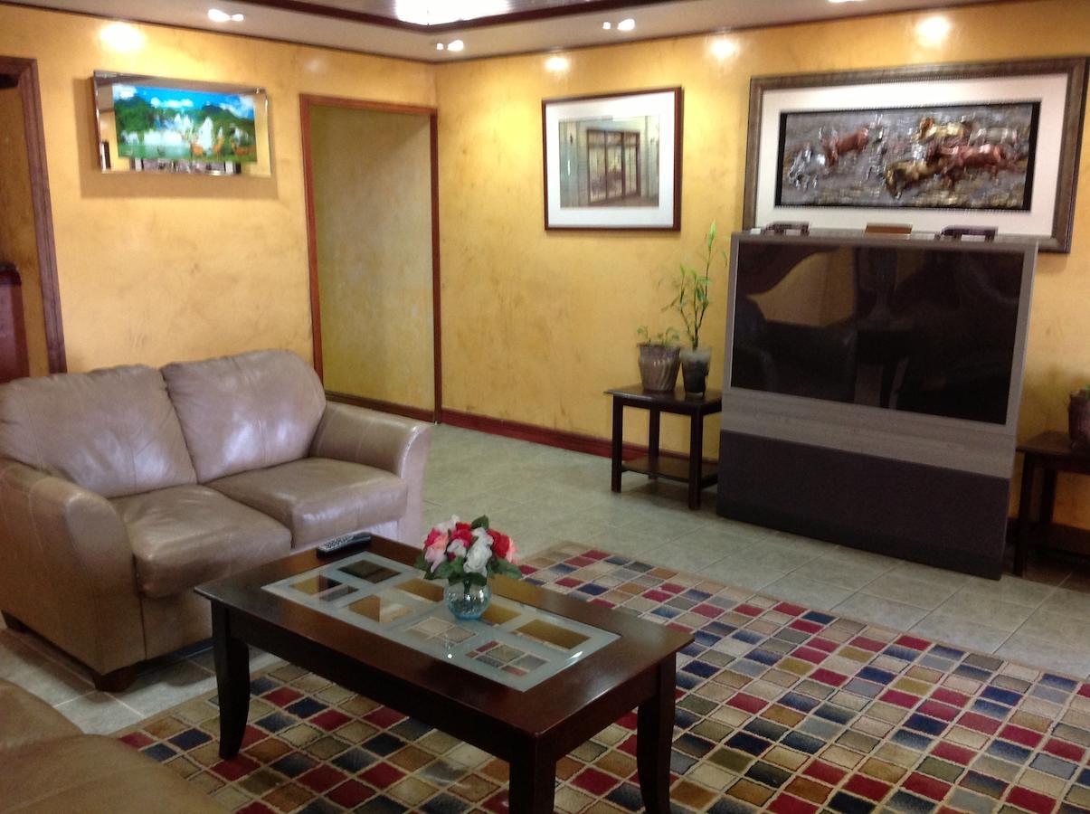 Motel Townhouse Suites 2*