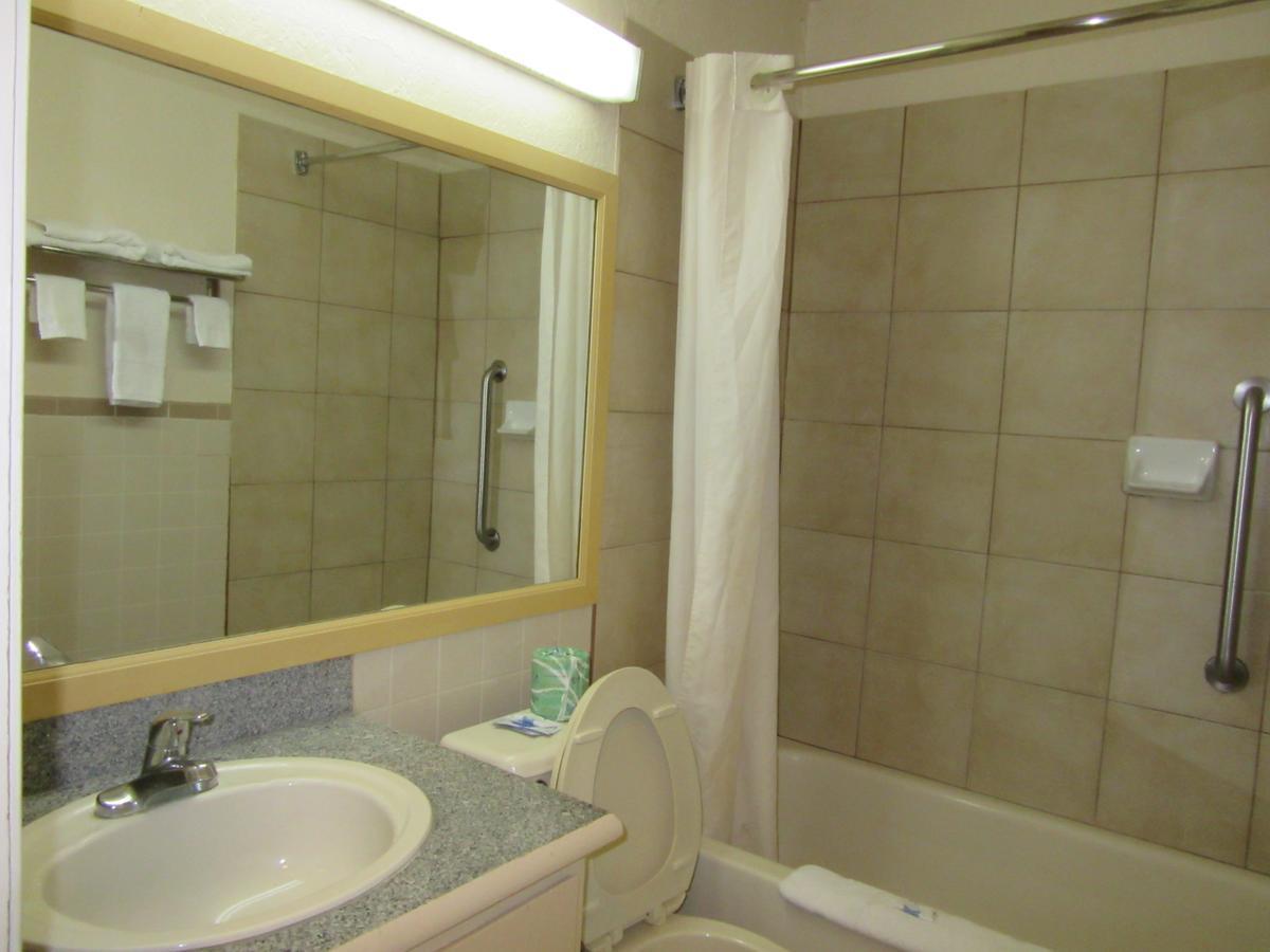Townhouse Suites 2*