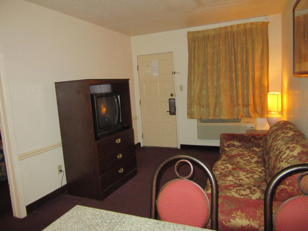 Townhouse Suites