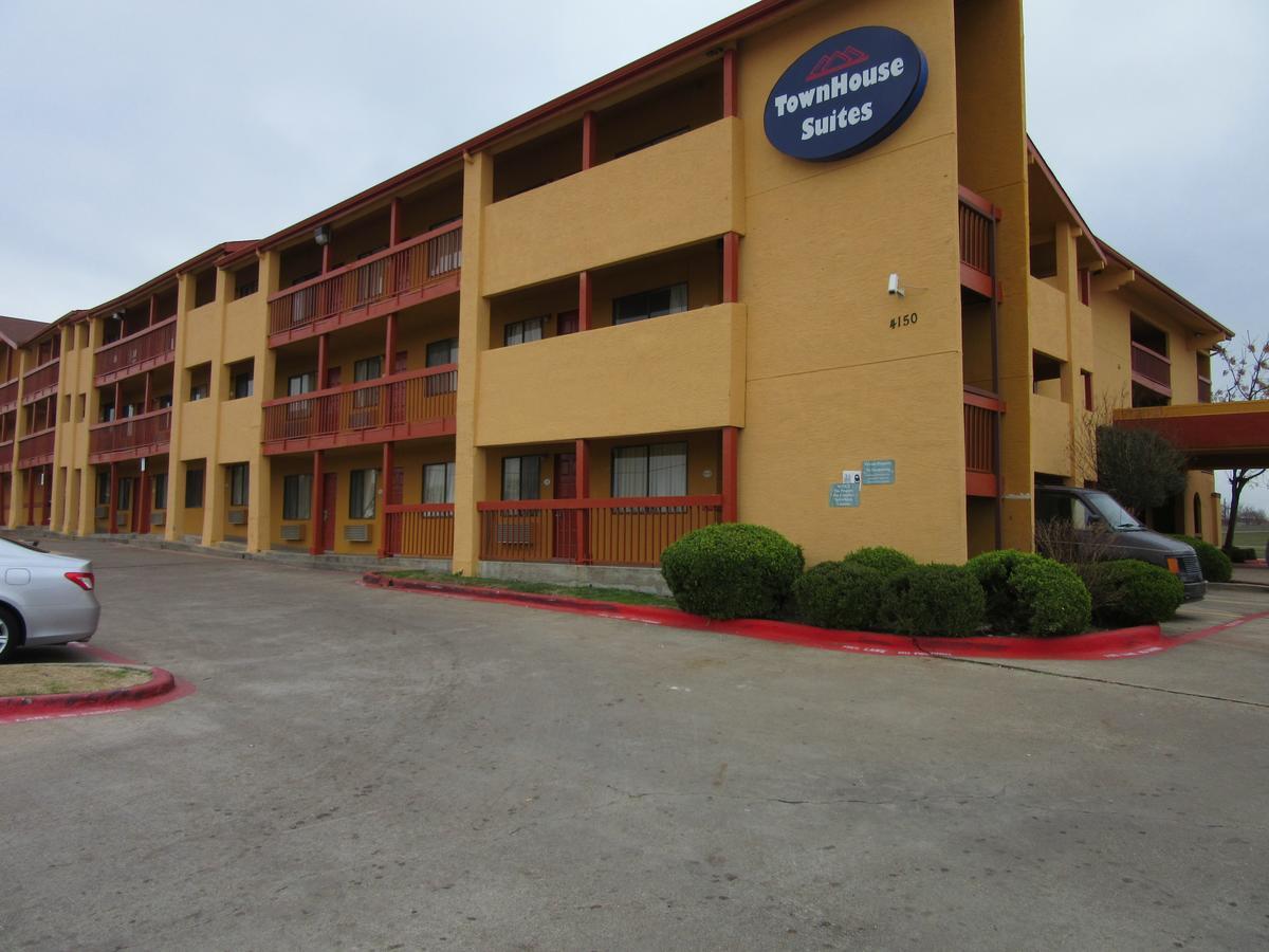 Motel Townhouse Suites