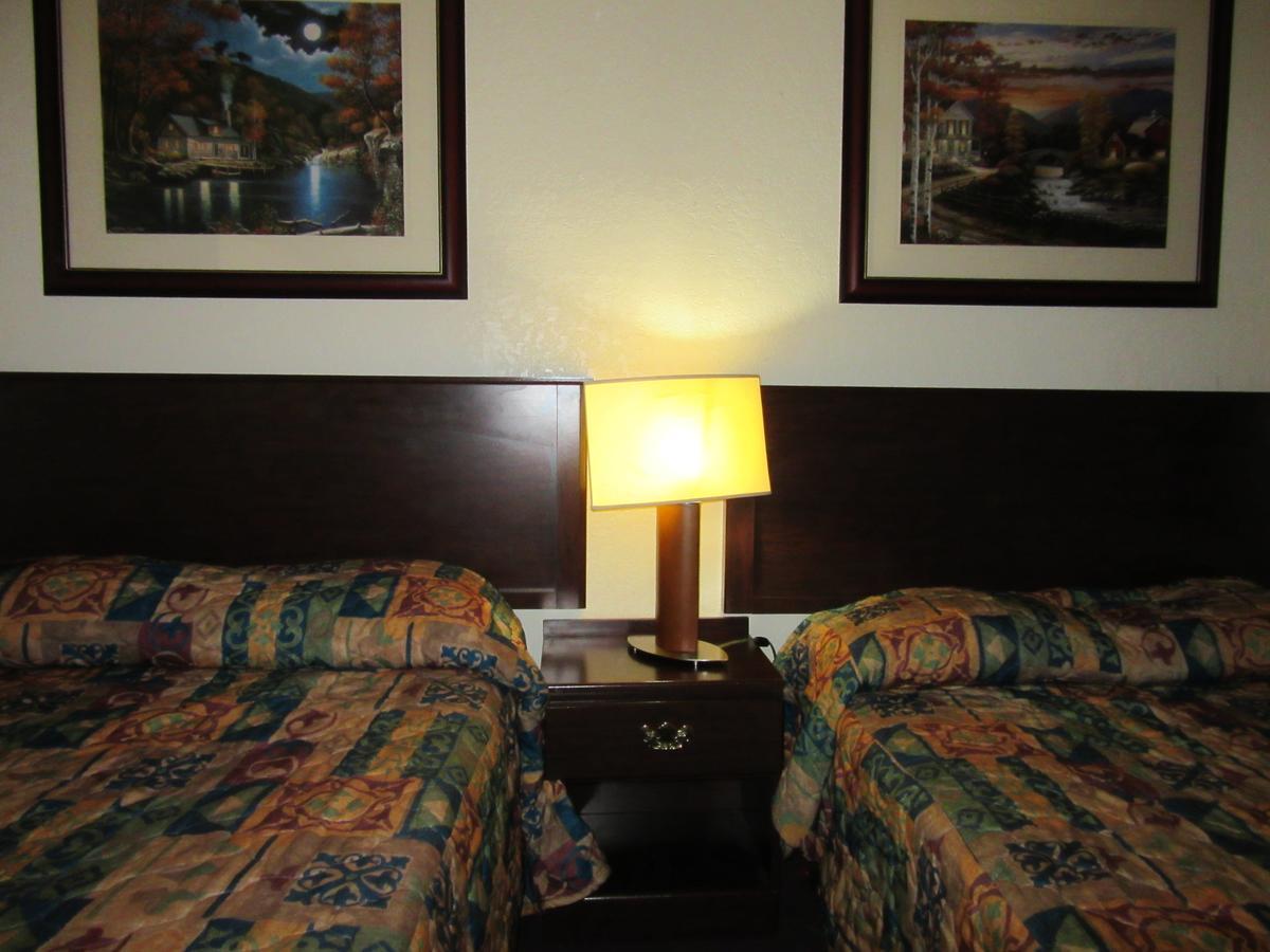 Townhouse Suites 2*