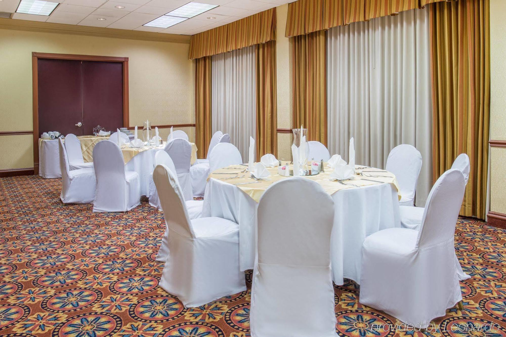 Crowne Plaza Market Ctr - Field, An Ihg Hotel