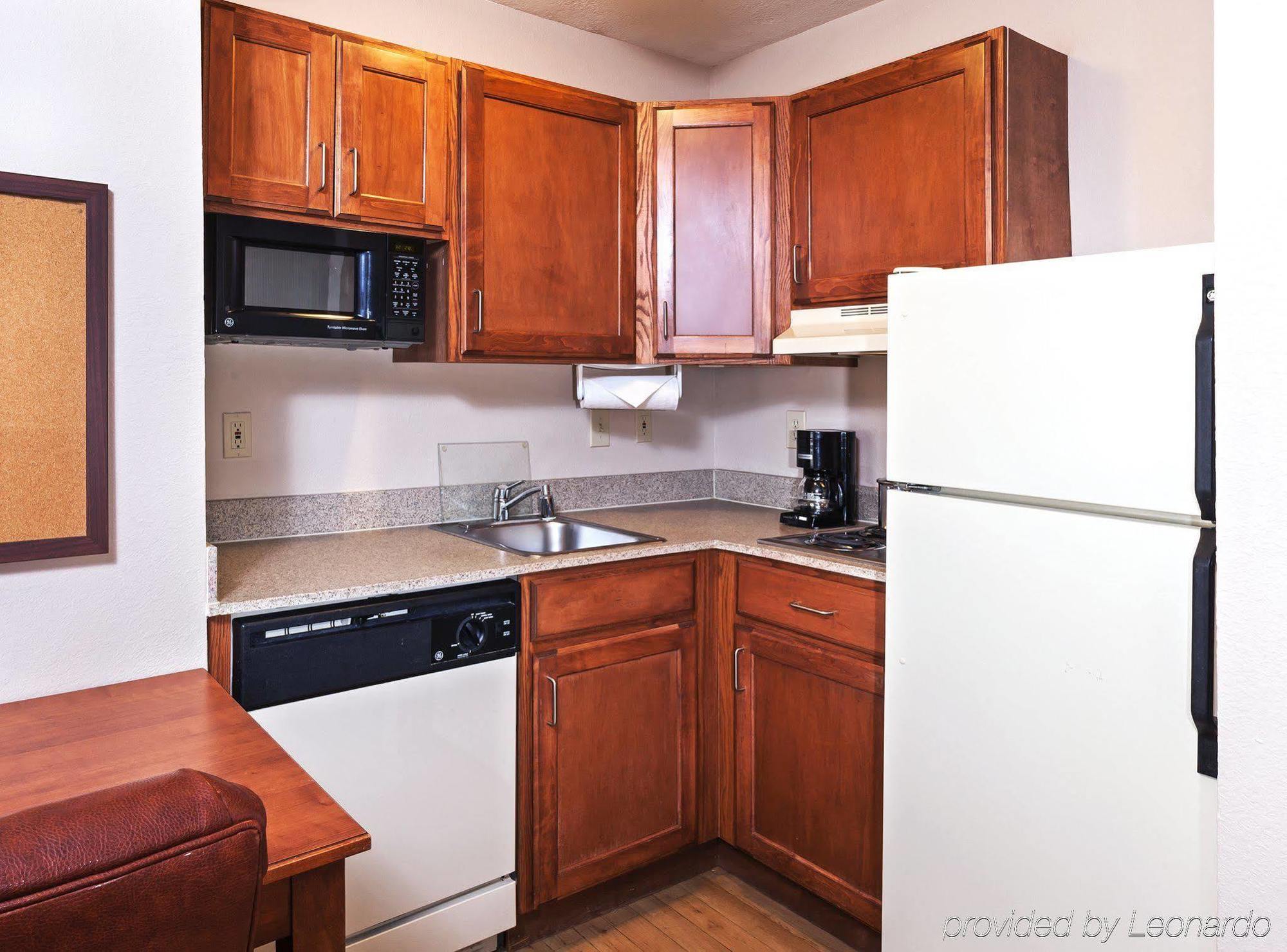 Candlewood Market Center-love Field By Ihg Hotel Dallas