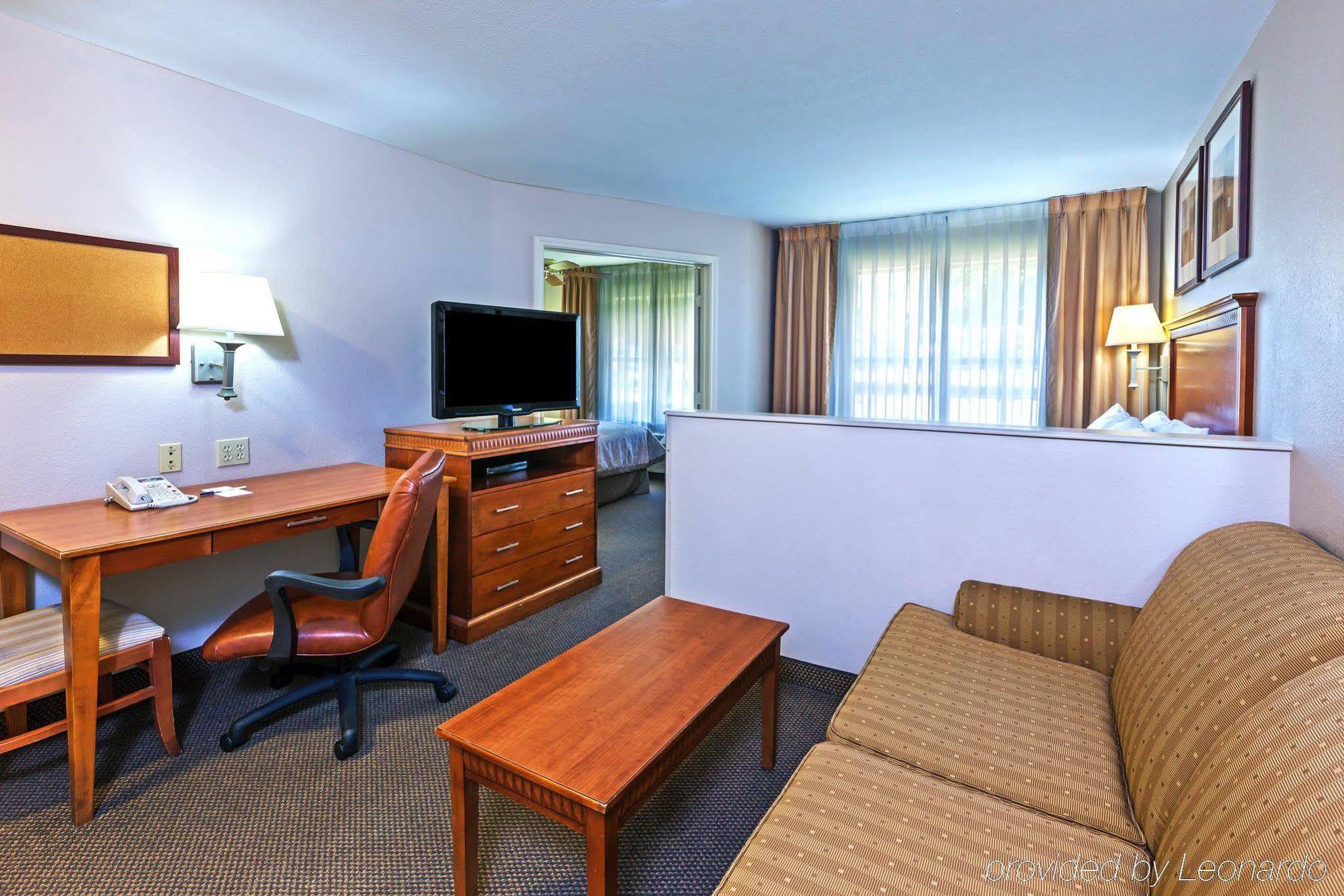 Candlewood Market Center-love Field By Ihg Hotel Dallas