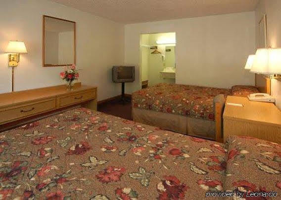 Motel Econo Airport I-35 North 2*