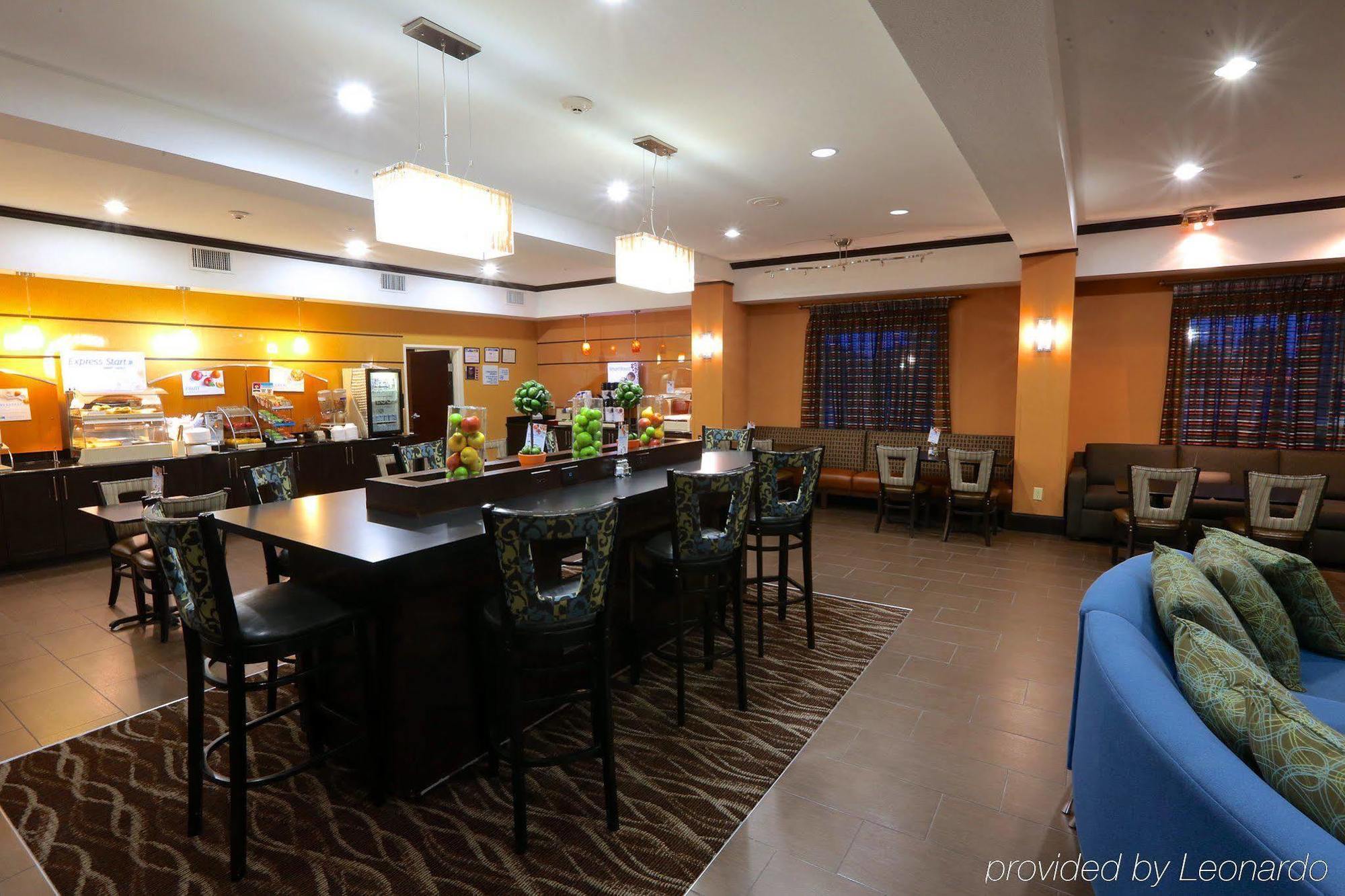 Express & West By Ihg Hotel Dallas