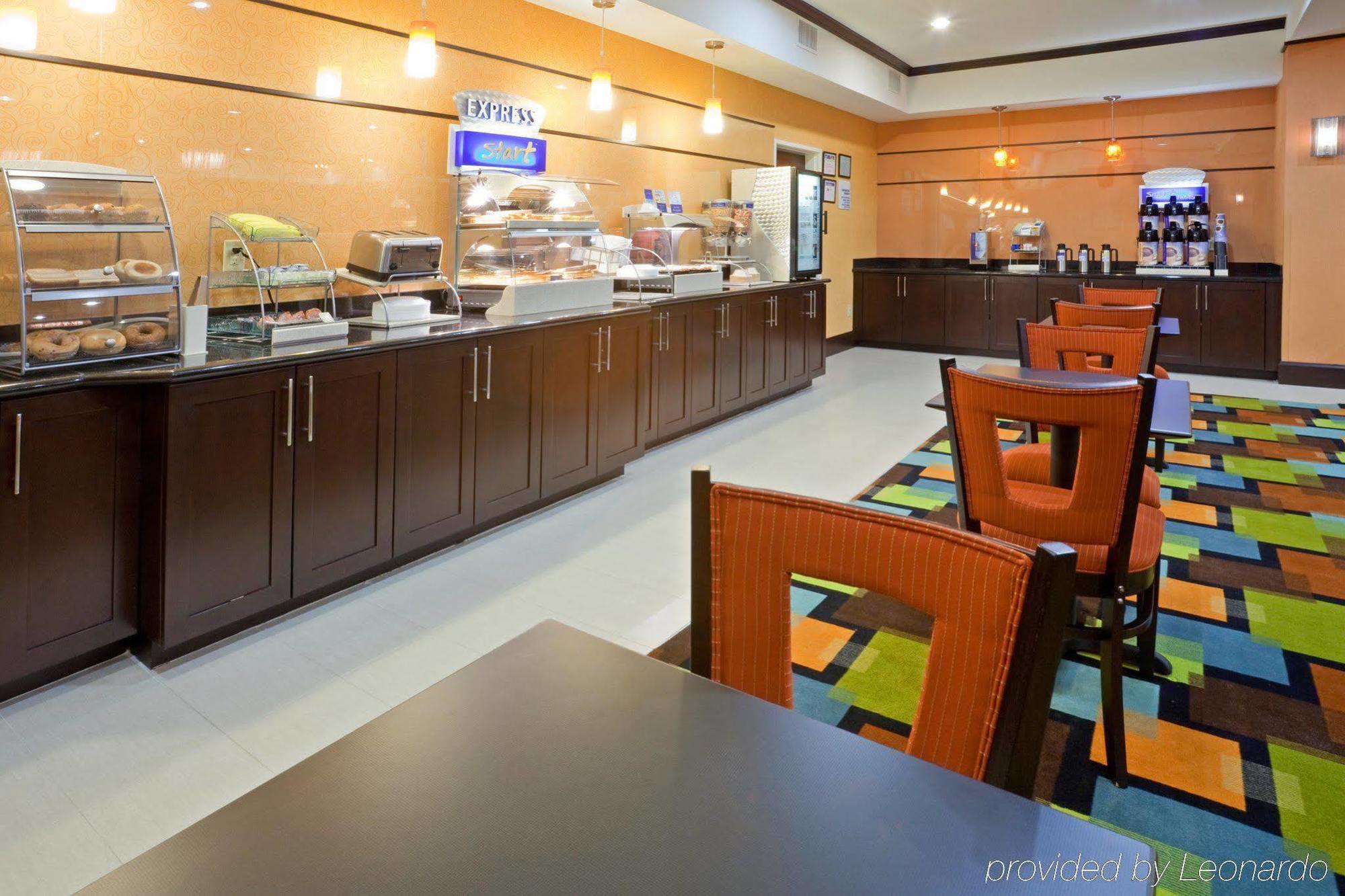 Express & West By Ihg Hotel Dallas