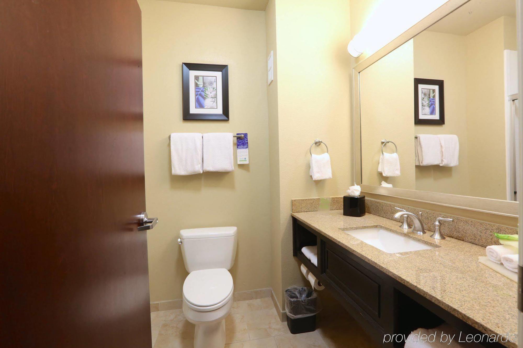 Hotel Express & West By Ihg Dallas