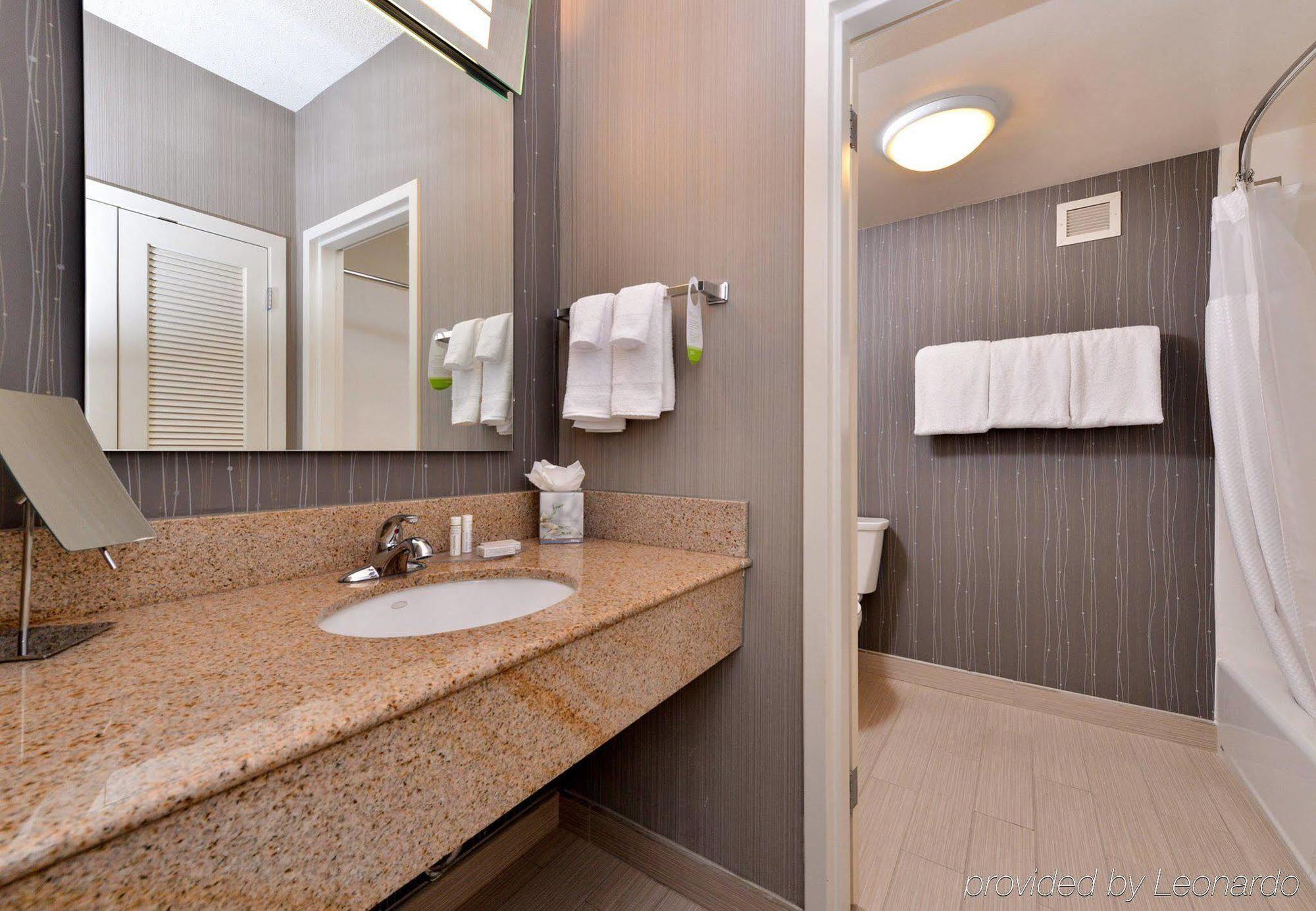 Courtyard By Marriott Northwest 3*