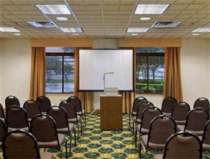 Wingate By Wyndham Field Hotel Dallas