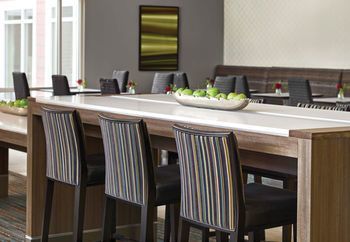 Hotel By Marriott Downtown Dallas