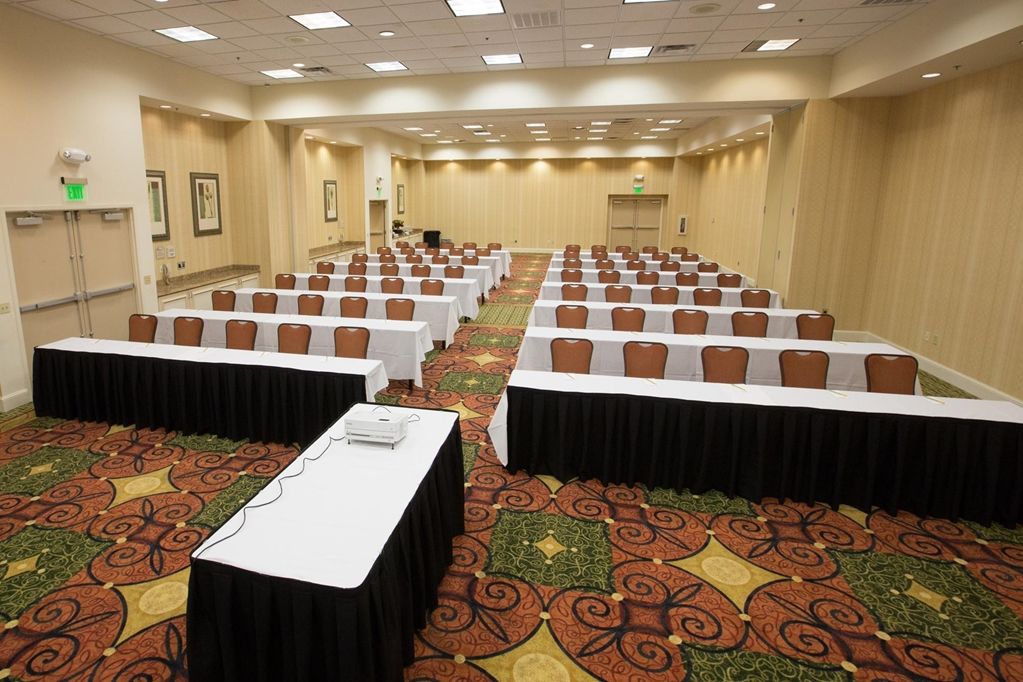 Hilton Garden Dallas/market Center Hotel 3*