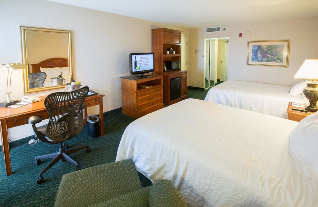 Hilton Garden Dallas/market Center 3*