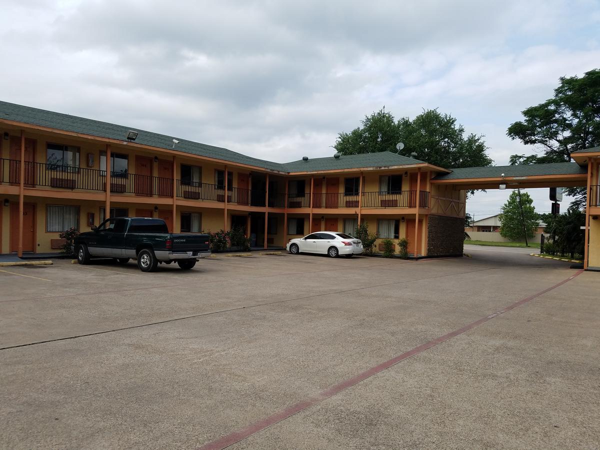 Motel All Season Suites Inn 2*