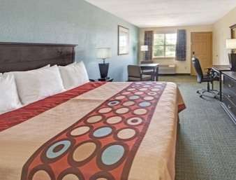 Hotel Super 8 East Near Fair Park Downtown 2*