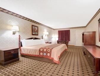 Hotel Super 8 By Wyndham South Dallas