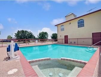 Super 8 By Wyndham South Dallas