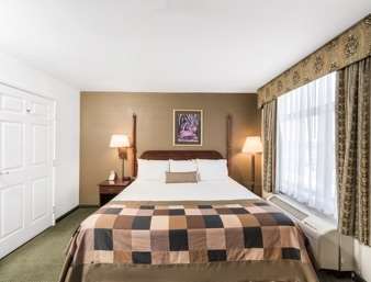 Hotel Wingate By Wyndham Field