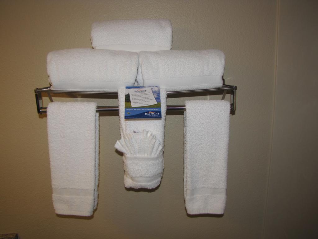 Baymont By Wyndham Dallas/ Field 3*