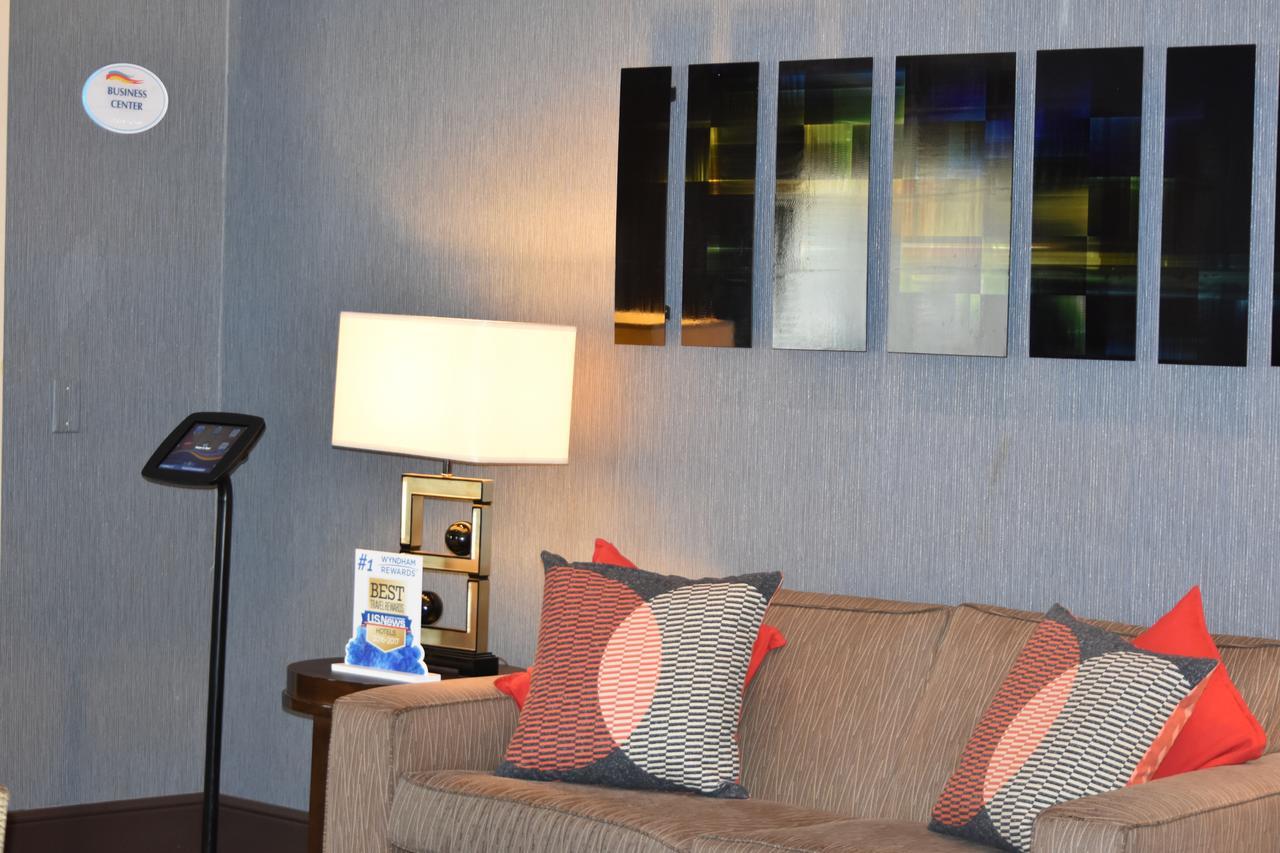 Baymont By Wyndham Dallas/ Field Hotel
