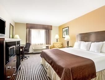 Baymont By Wyndham Dallas/ Field Hotel