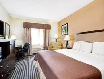 Hotel Baymont By Wyndham Dallas/ Field 3*