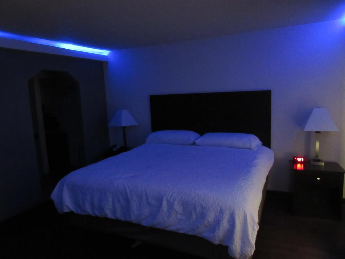 Trinity Downtown Hotel 2*