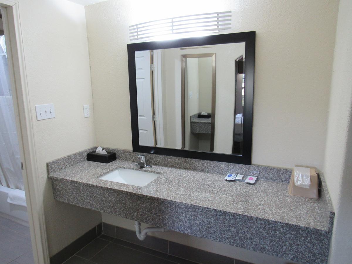 Trinity Downtown 2*