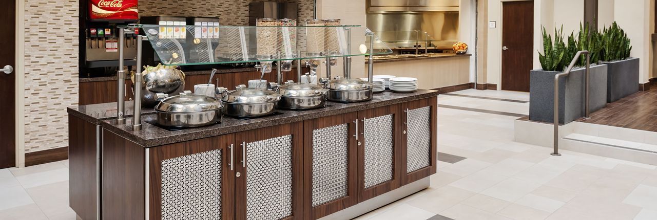 Hotel Embassy By Hilton Market Center 3*