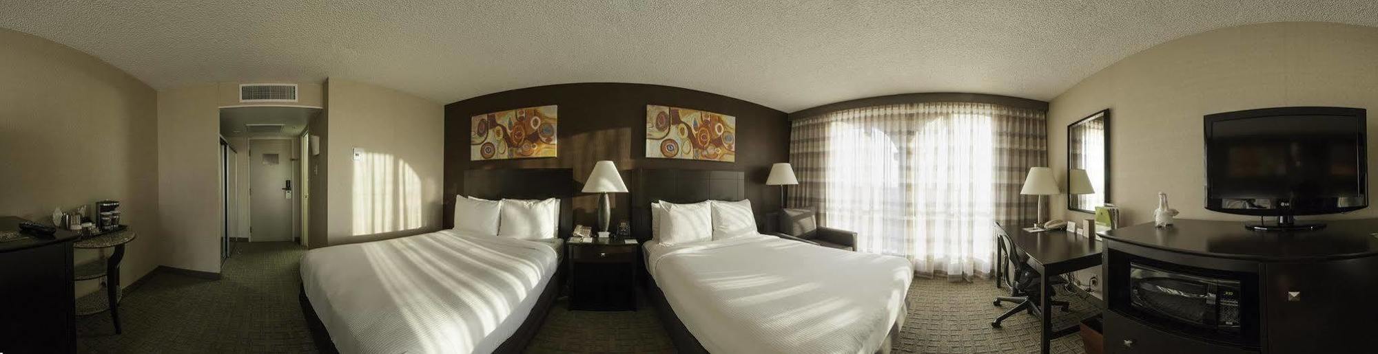Hotel Doubletree By Hilton Market Center Dallas