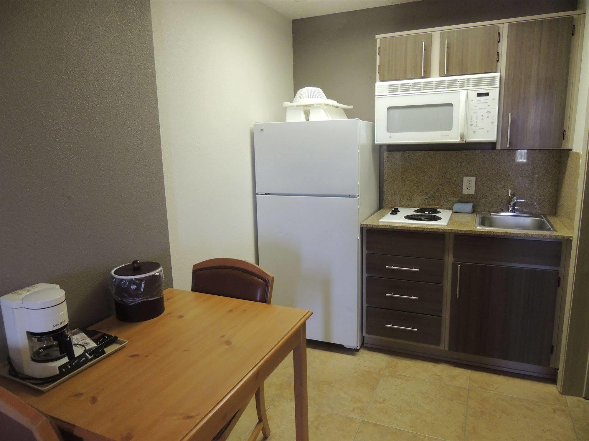 Hotel 6-dallas, Tx - North - Richardson