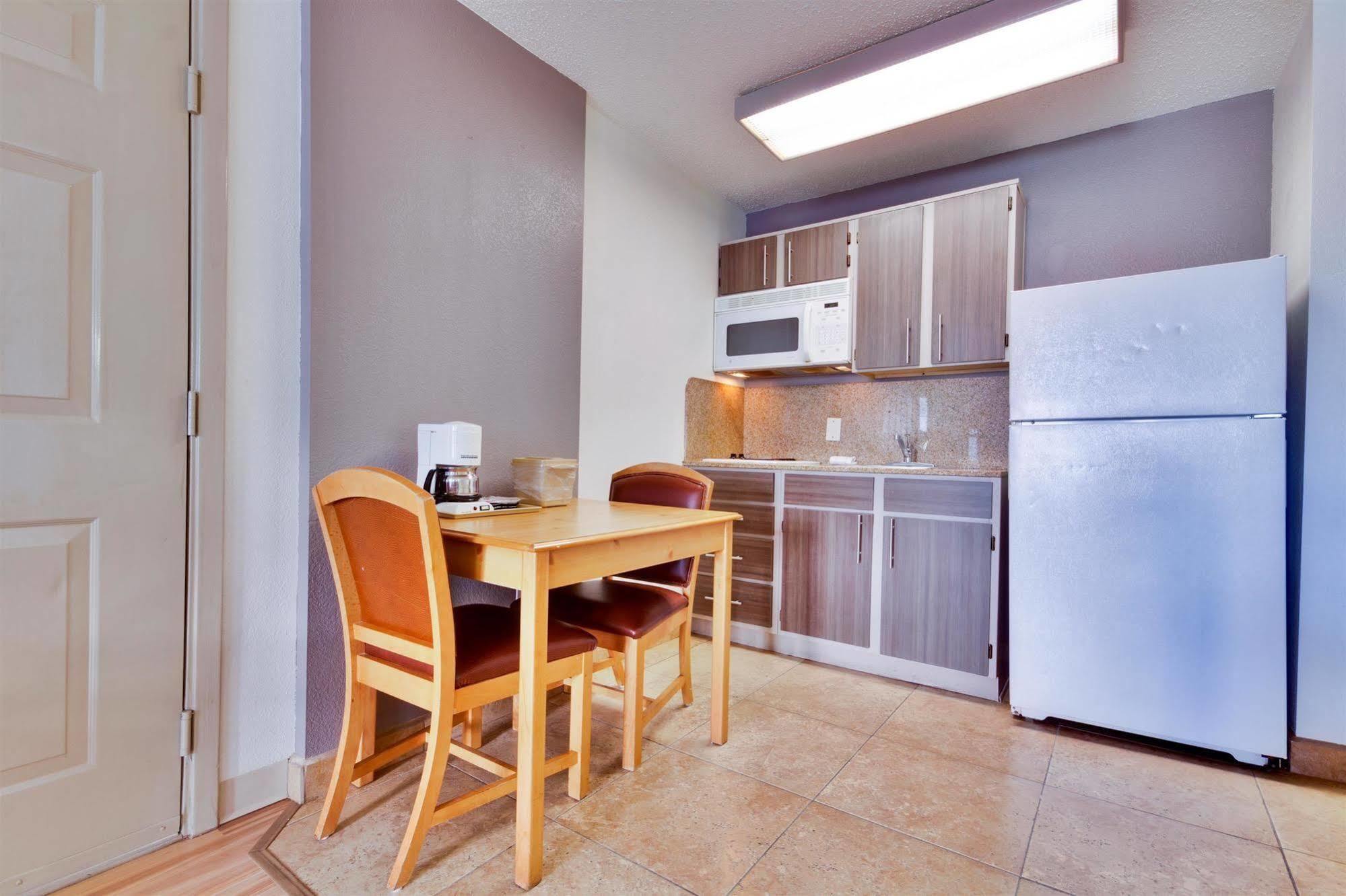 Hotel 6-dallas, Tx - North - Richardson 2*