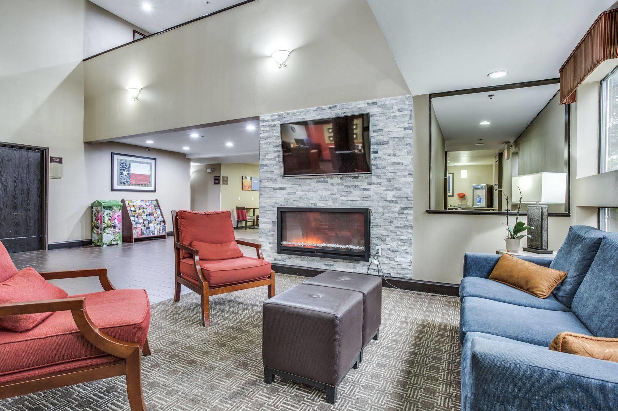 Hotel Comfort & Field-dallas Market Center 3*