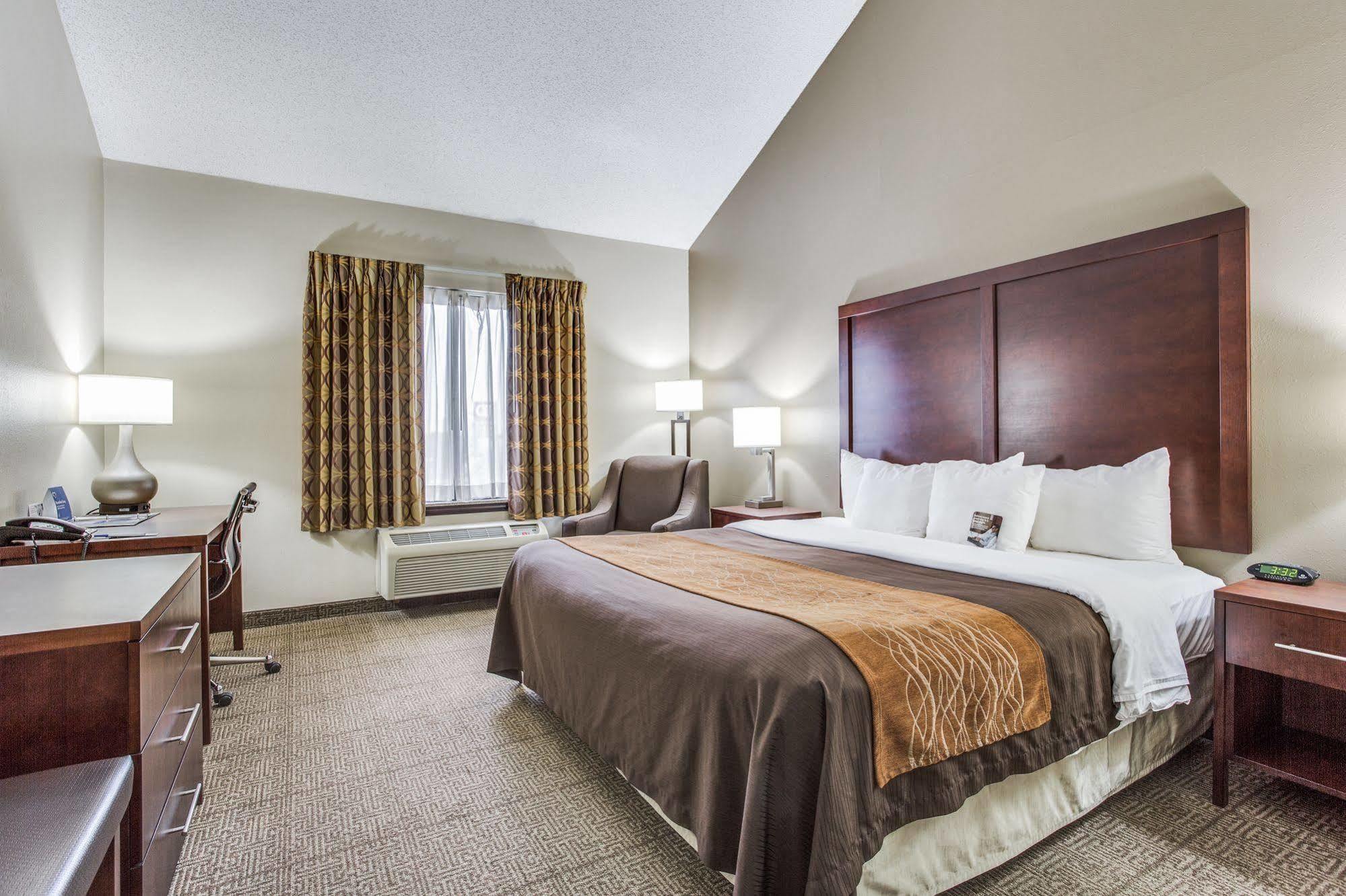 Comfort & Field-dallas Market Center 3* Dallas