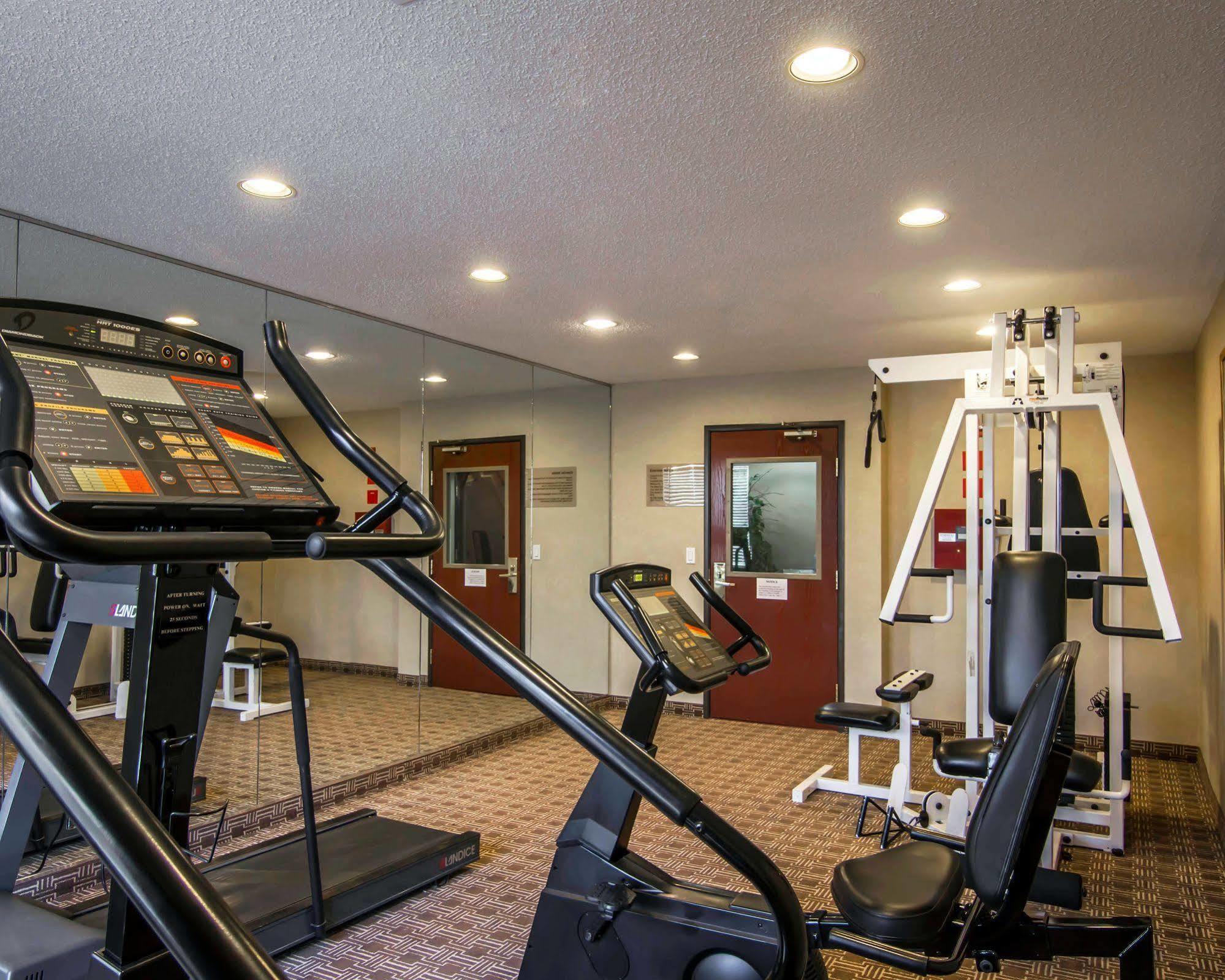 Hotel Comfort & Field-dallas Market Center