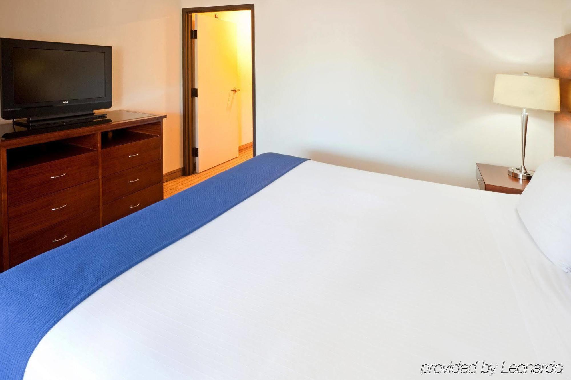 Express & - Park Northeast By Ihg