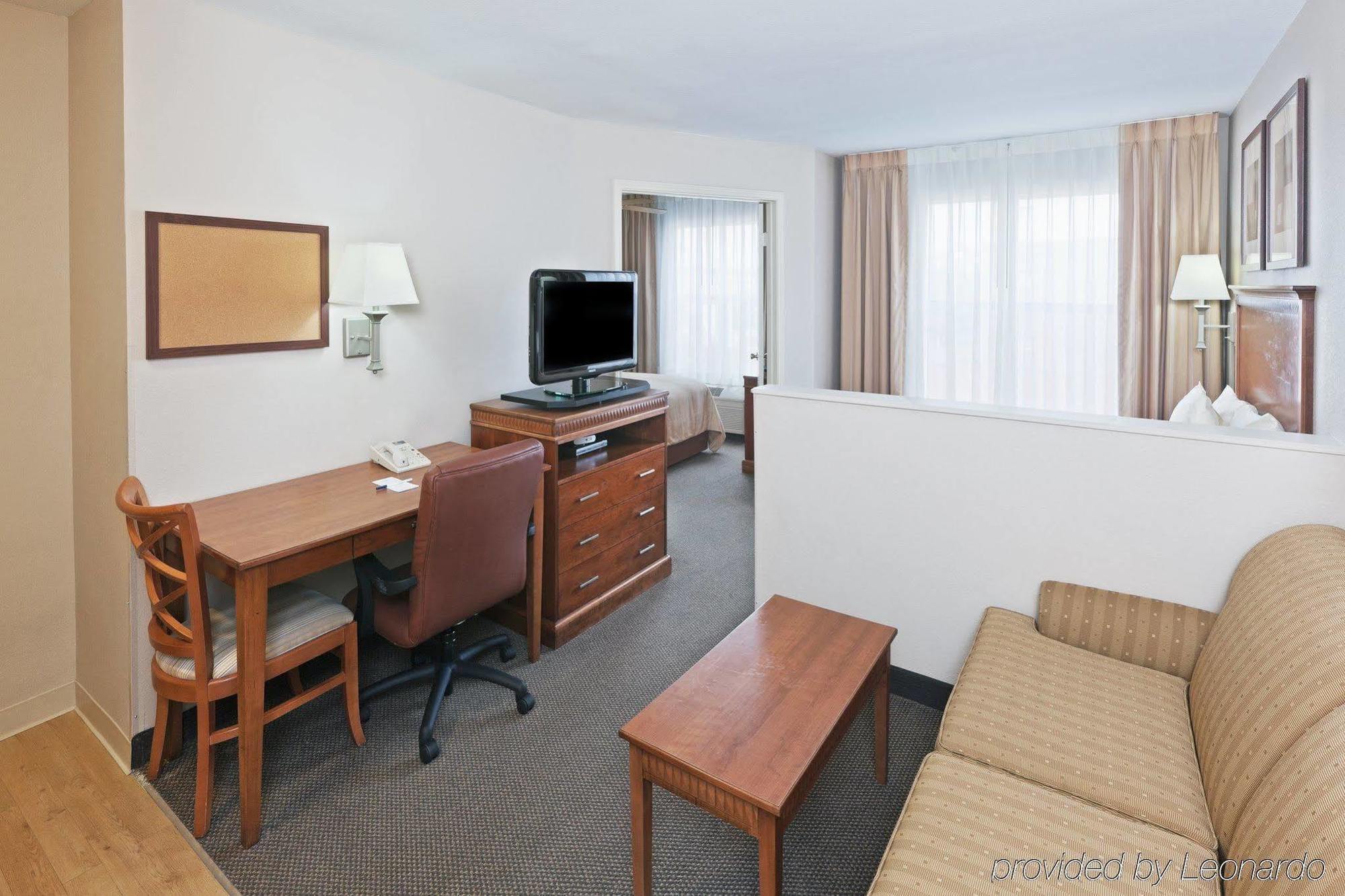 Candlewood Market Center-love Field By Ihg Dallas