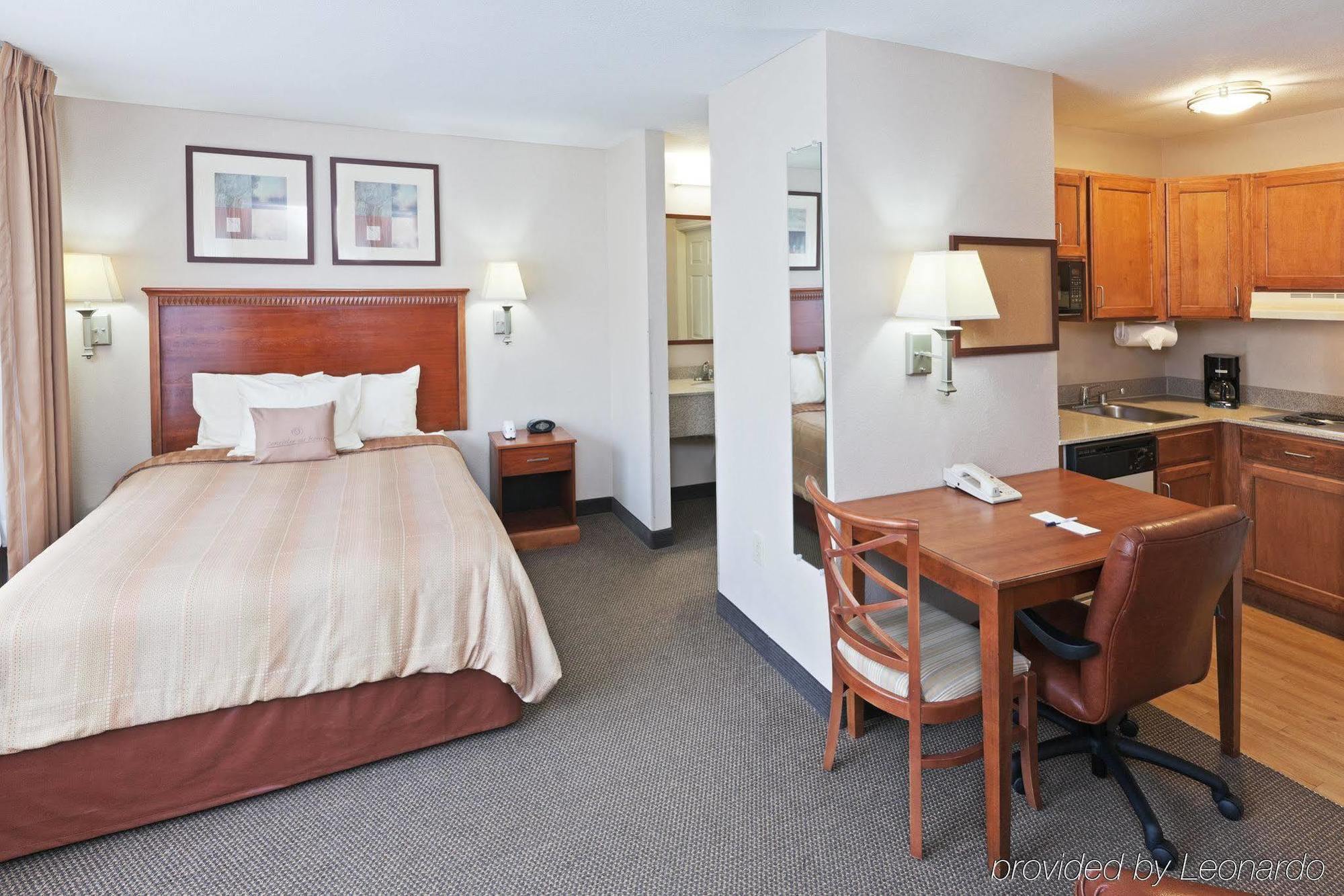 Candlewood Market Center-love Field By Ihg Dallas