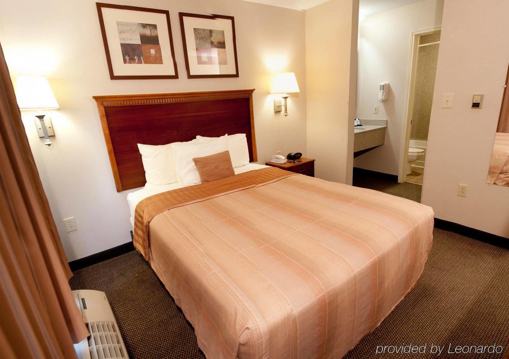 Candlewood Market Center-love Field By Ihg Dallas