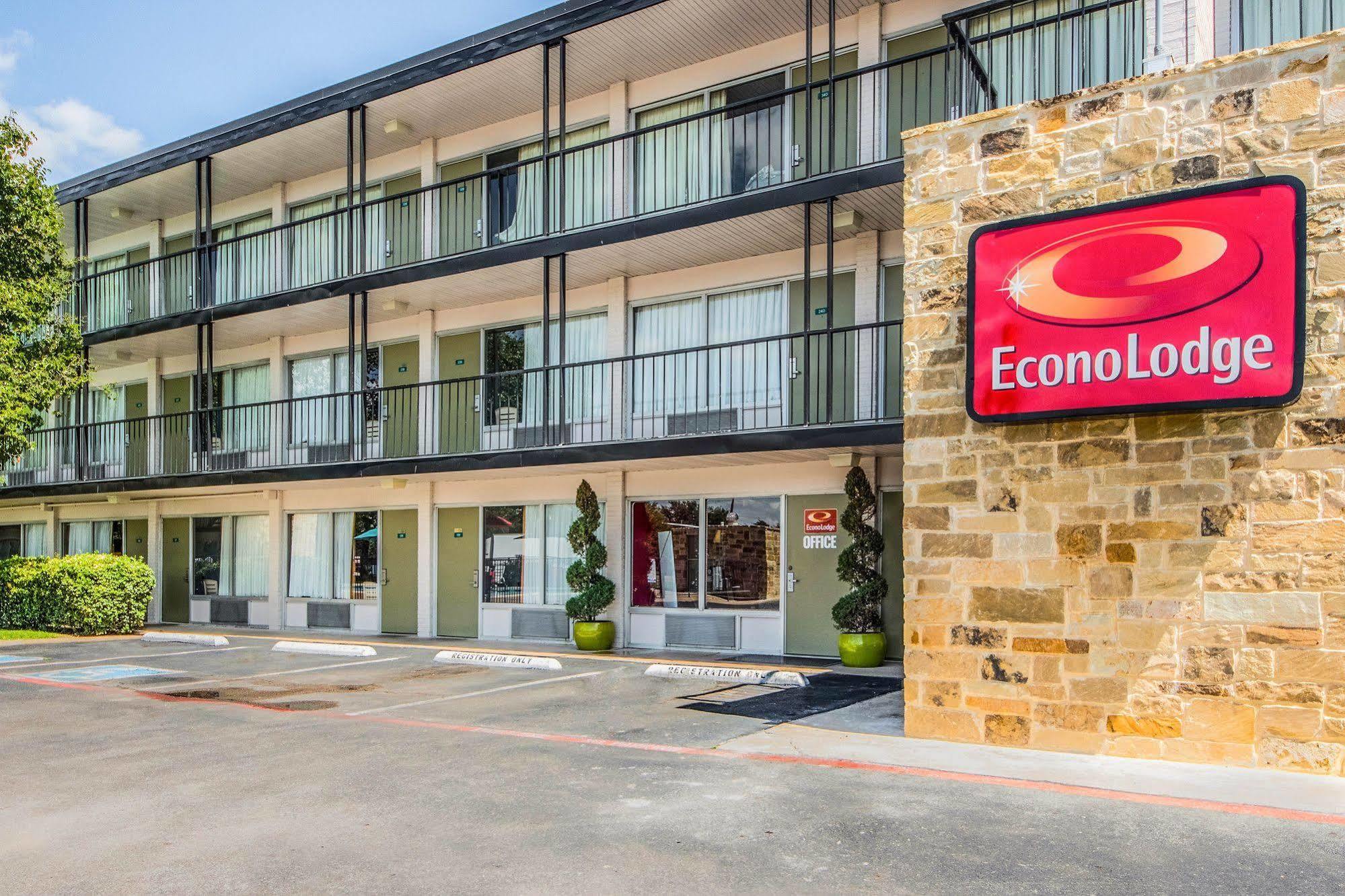 Motel Econo Airport I-35 North 2*