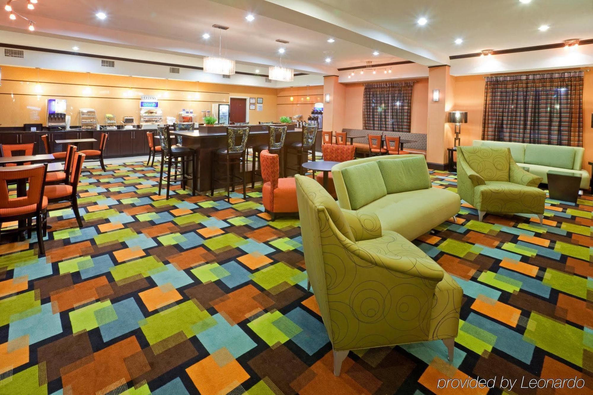 Express & West By Ihg Hotel