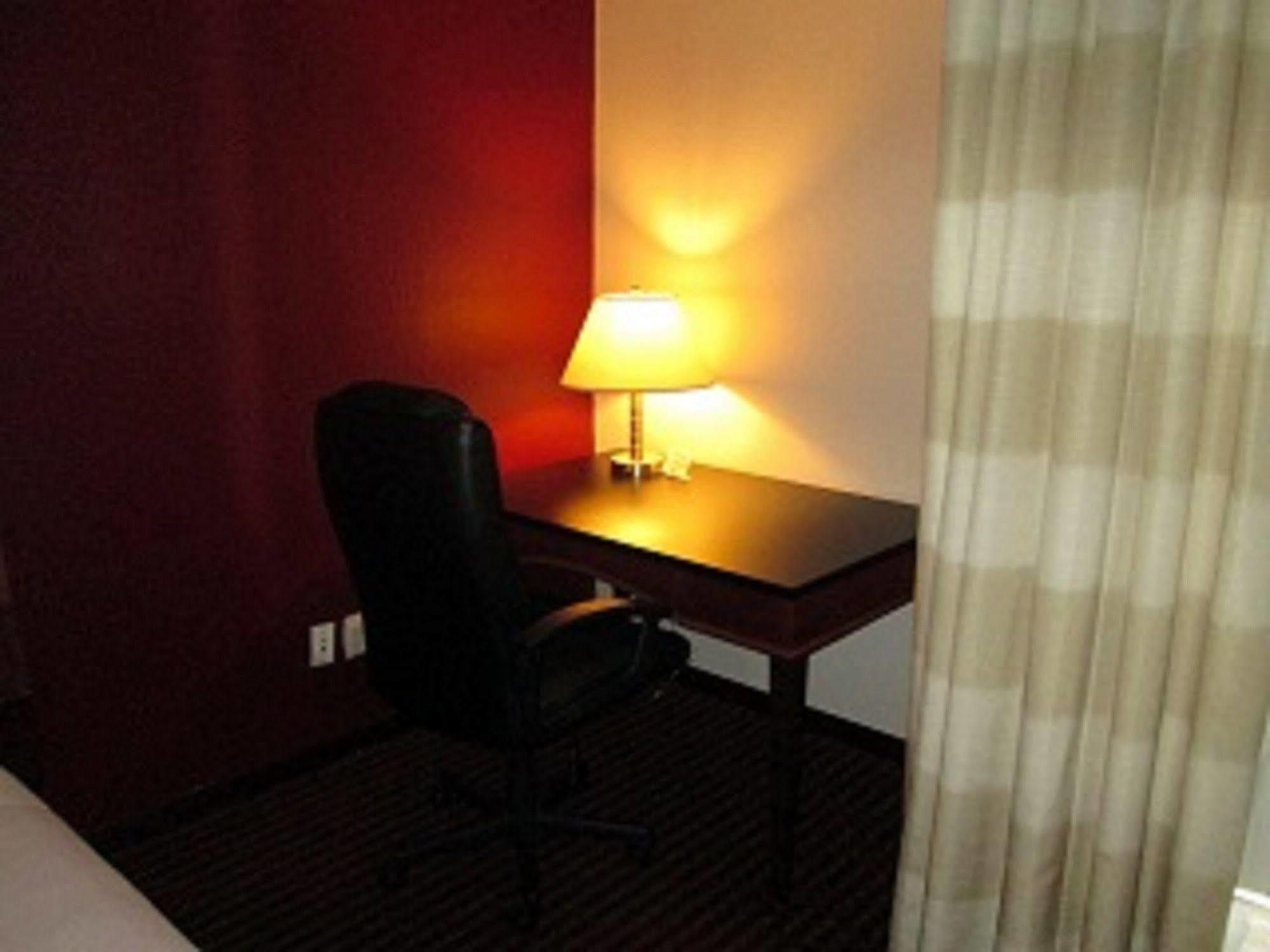 Alexis & Banquets Park Galleria Hotel 3*
