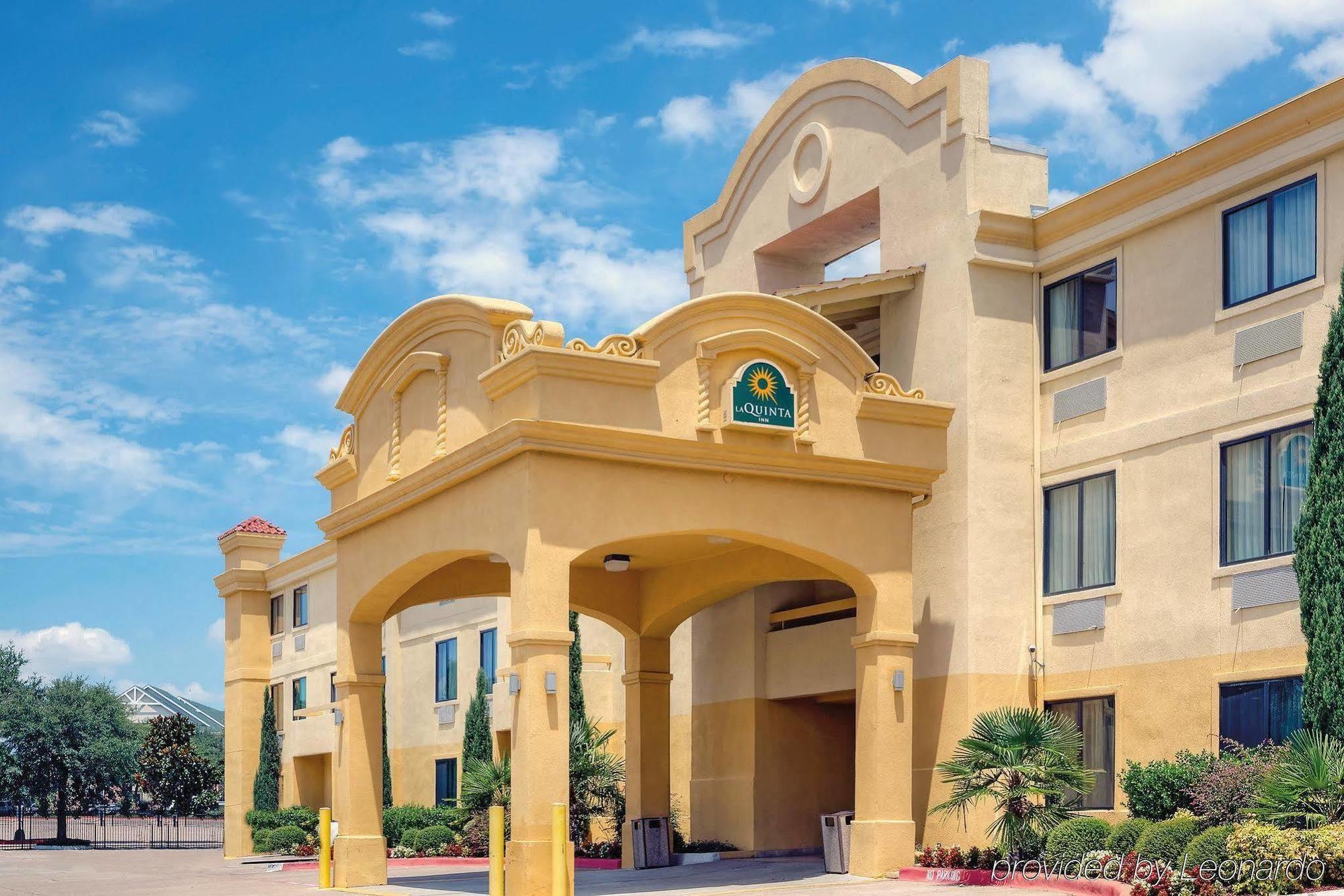 Hotel Alexis & Banquets Park Galleria