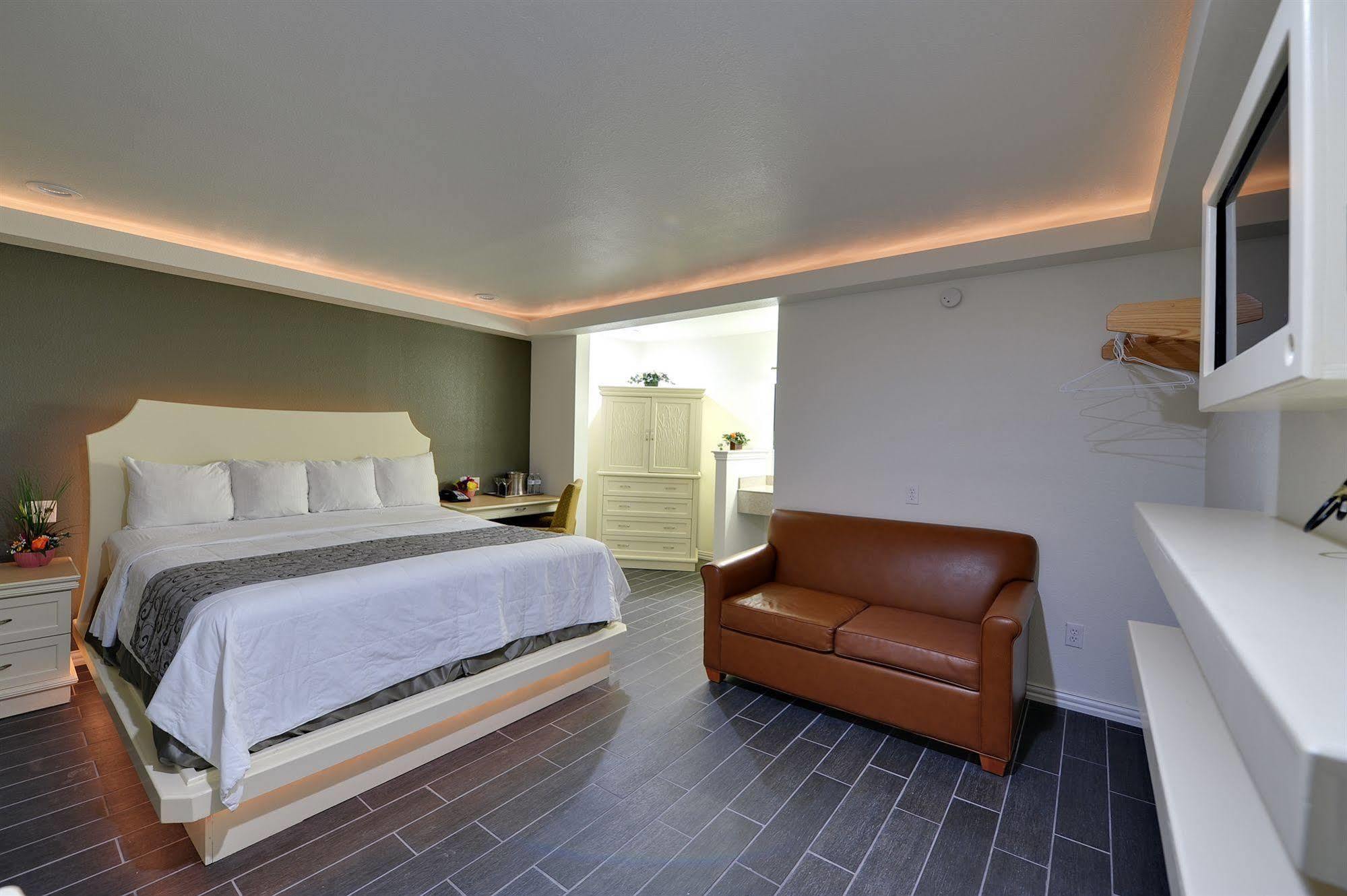 Romantic & Hotel 3*