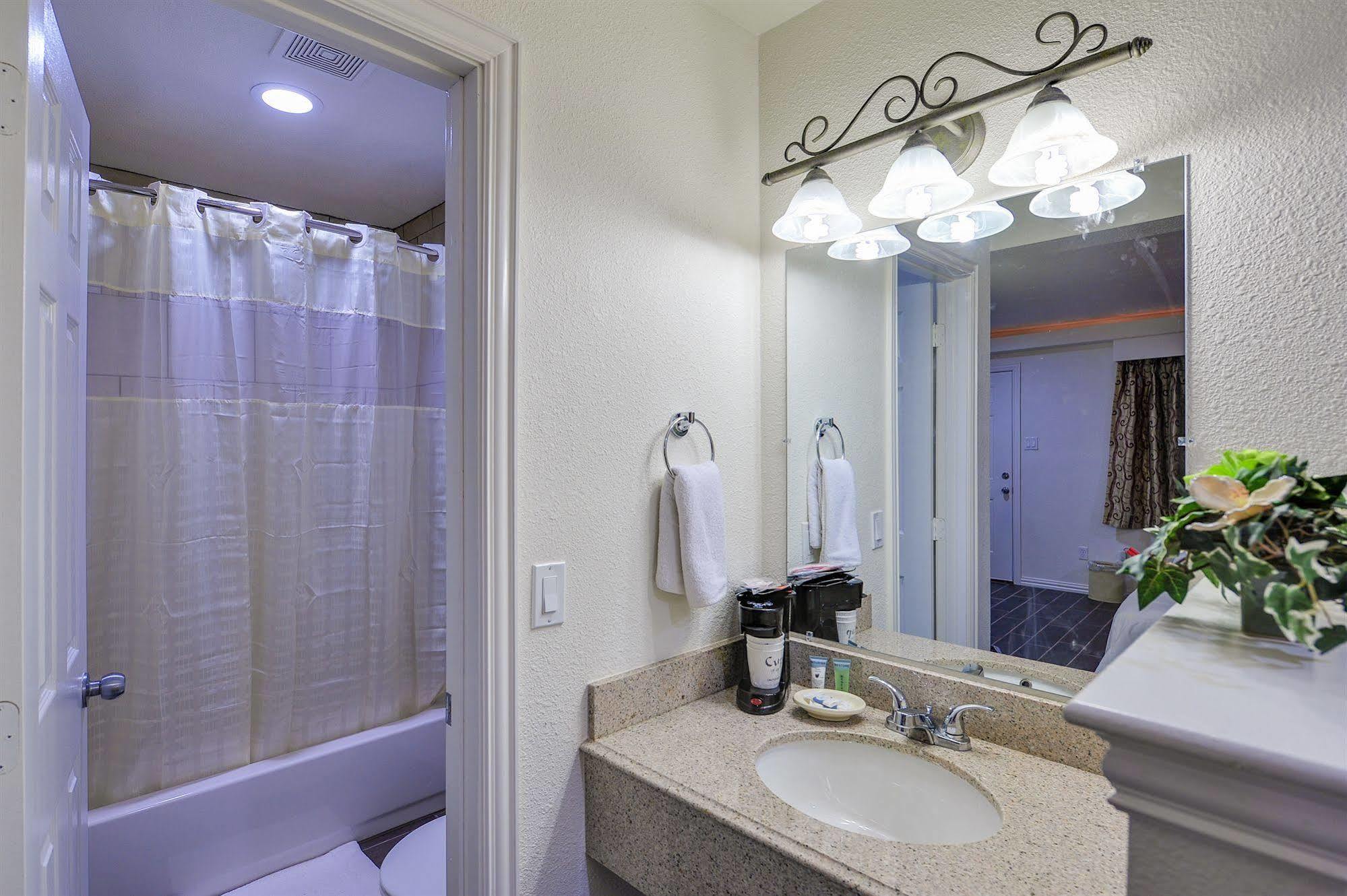 Romantic & 3* Dallas