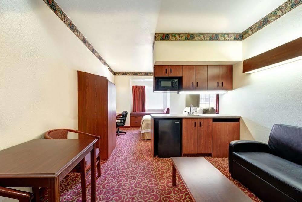 Hotel Candlewood - Plano Medical Center
