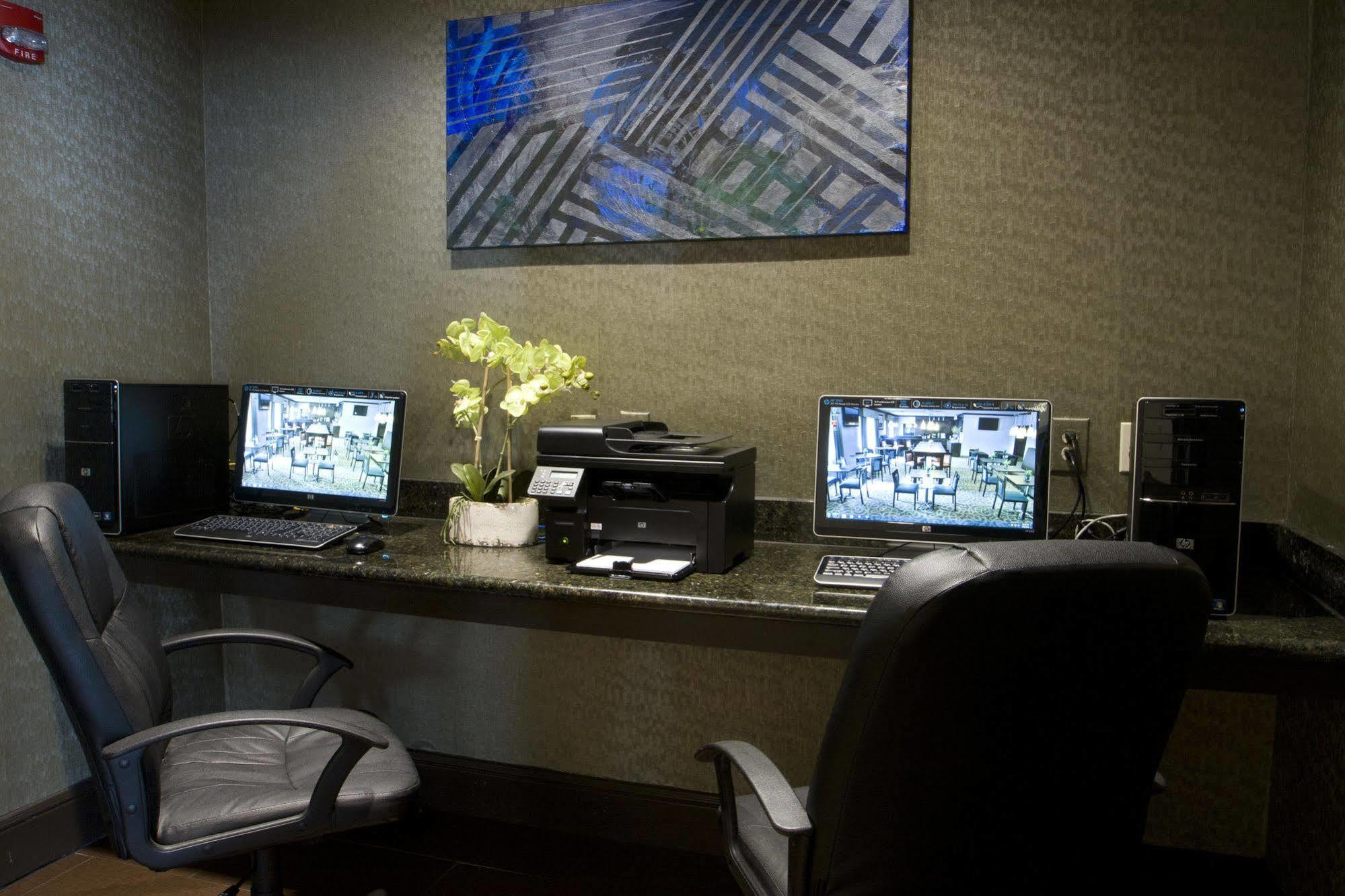 Baymont By Wyndham Dallas/ Field 3* Dallas