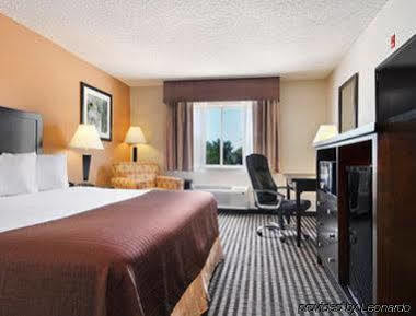 Baymont By Wyndham Dallas/ Field 3*