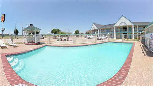 Hotel Super 8 East Near Fair Park Downtown Dallas